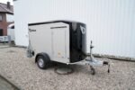 Debon C255 V2 Alu 1300kg Kofferanhänger Schwarz mit Seitentür Cheval Liberté – Image 2