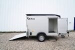 Debon C255 V2 Alu 1300kg Kofferanhänger Schwarz mit Seitentür Cheval Liberté