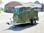 Debon Cargo 1300 Kofferanhänger Olivgrün mit Seitentür Cheval Liberté – Image 7