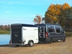 Debon Kofferanhänger Cargo  H:190cm 1,3t|Alu|Polybug|Tür|schwarz-Neu – Image 2